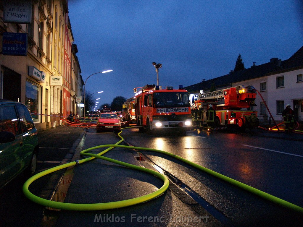 Brand Koeln Dellbrueck Bergisch Gladbacherstr   P322.JPG